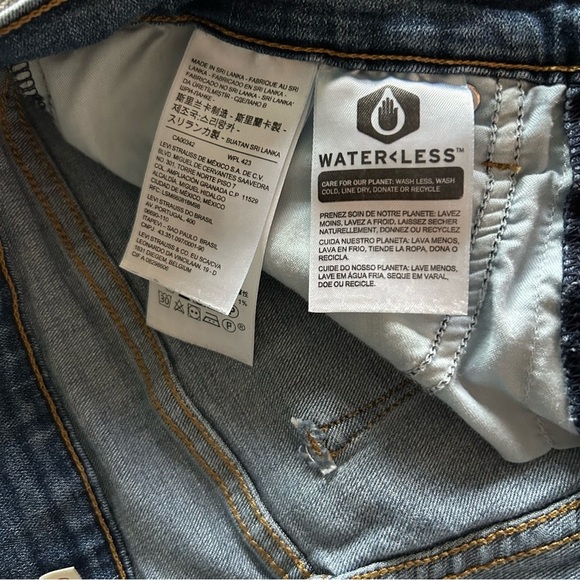 Levi's 311 Shaping Skinny Dark Wash Denim Casual Everyday Jeans with Sleek Fit - Picture 4 of 9